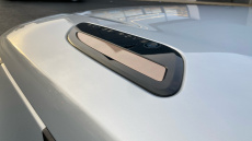 Land Rover Range Rover Velar 2.0 D200 R-Dynamic SE 5dr Auto Diesel Estate